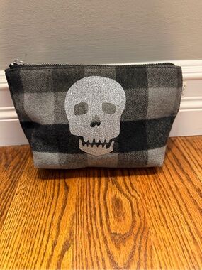 Gray and Black Plaid Cosmetic Pouch with Glitter Skull